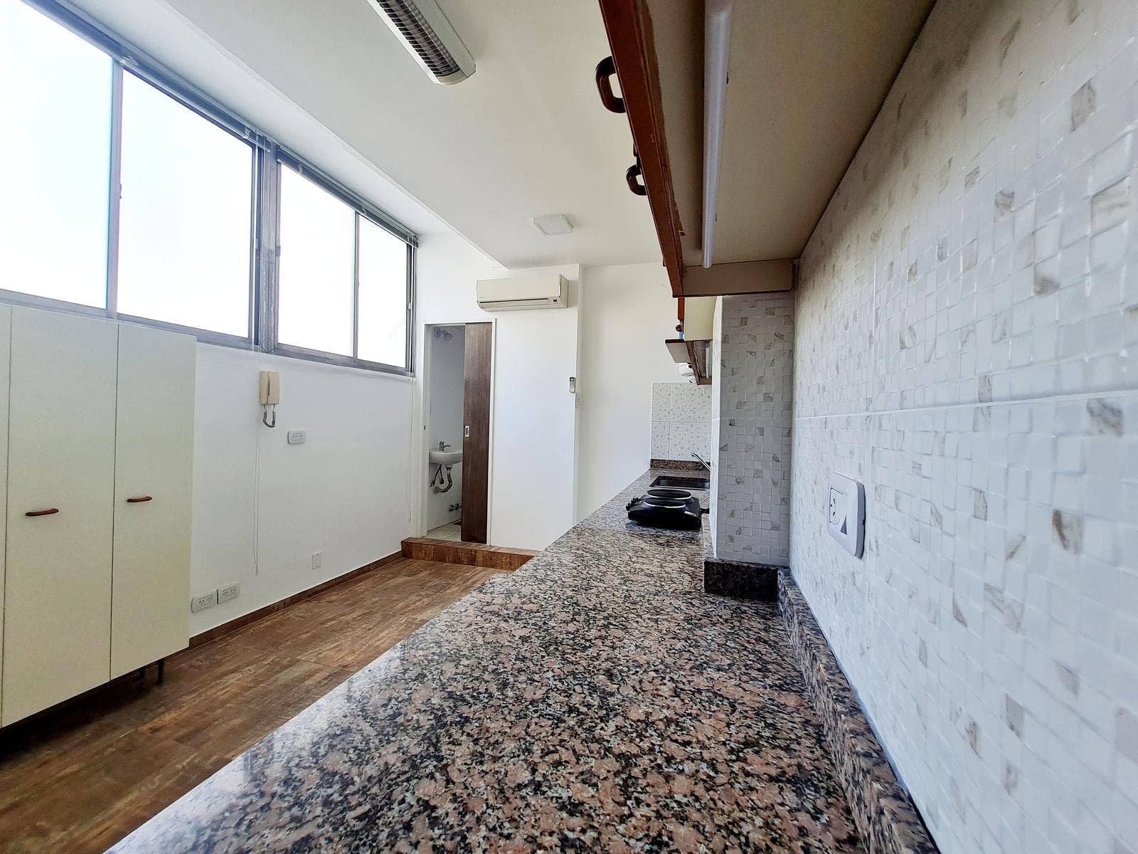 Departamento de 3 Ambientes en Venta - Balcón - Tribunales