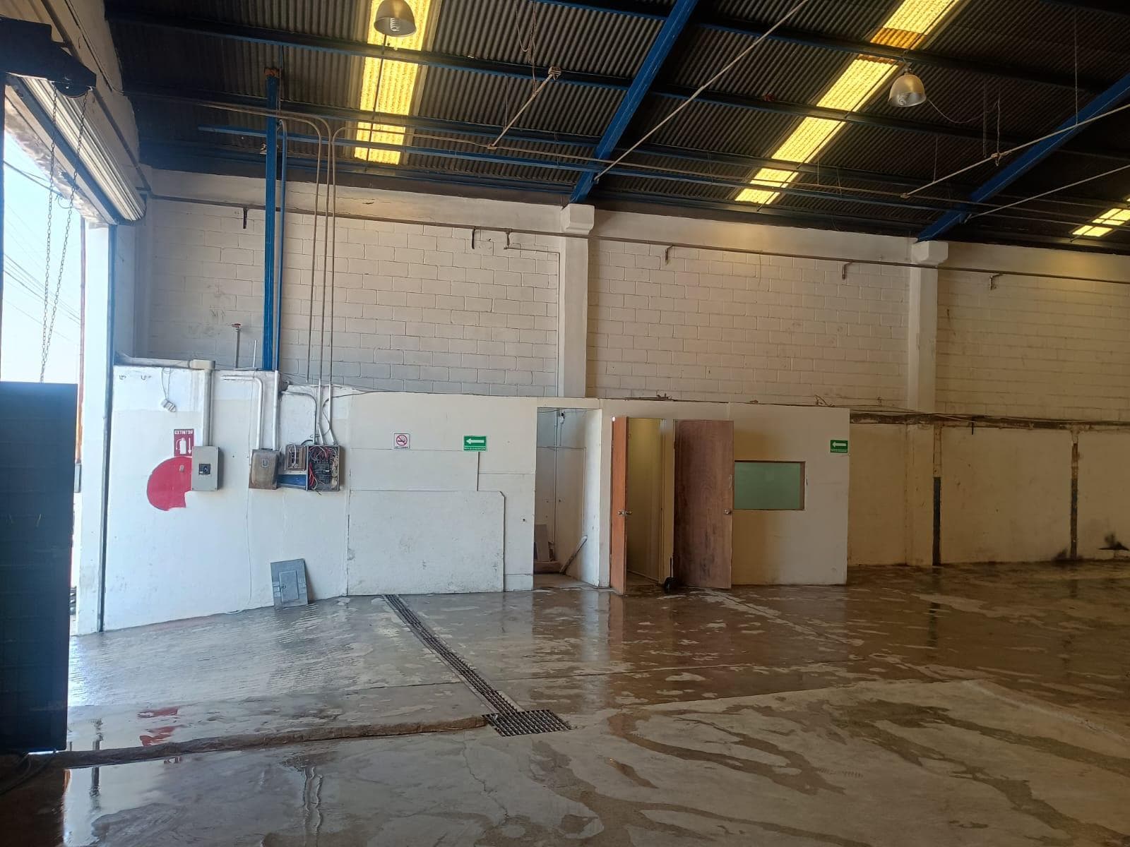 COMMERCIAL/INDUSTRIAL WAREHOUSE FOR RENT IN THE MITRAS SUR NEIGHBORHOOD, MONTERREY