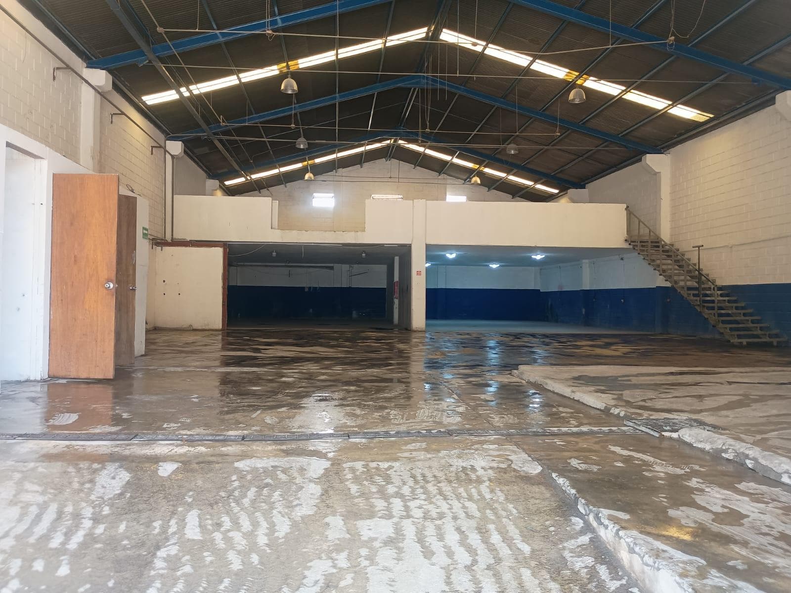 COMMERCIAL/INDUSTRIAL WAREHOUSE FOR RENT IN THE MITRAS SUR NEIGHBORHOOD, MONTERREY