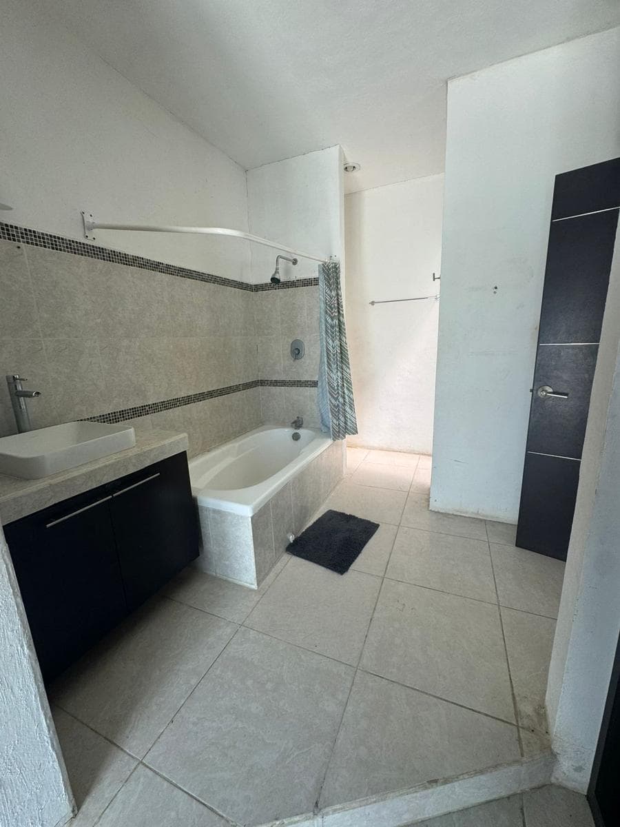 HOUSE FOR SALE IN THE FENIX SUBDIVISION, CAMPECHE