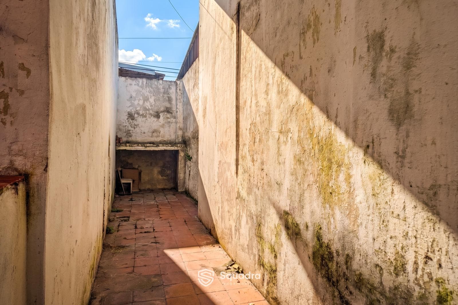 FOR SALE - Three-bedroom corner house with a patio - North Side, Rosario.