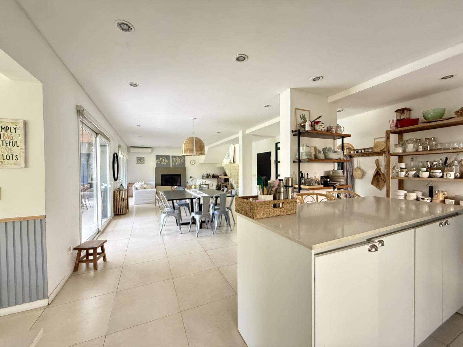 Excellent house in Barbarita, on an interior lot