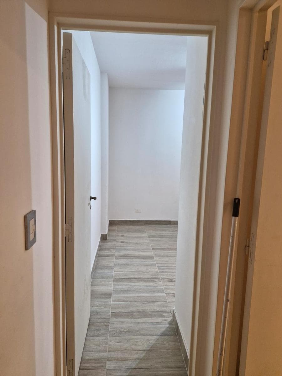 FOR SALE: 3-ROOM APARTMENT IN A BUILDING WITH A POOL, BARBECUE, COMMUNITY ROOM, AND LAUNDRY FACILITIES