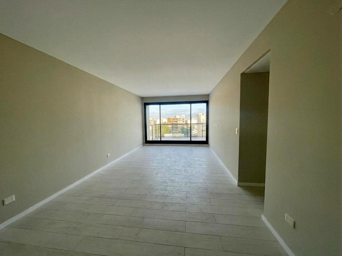 Brand-new 4-room apartment with a terrace-style balcony in Villa del Parque