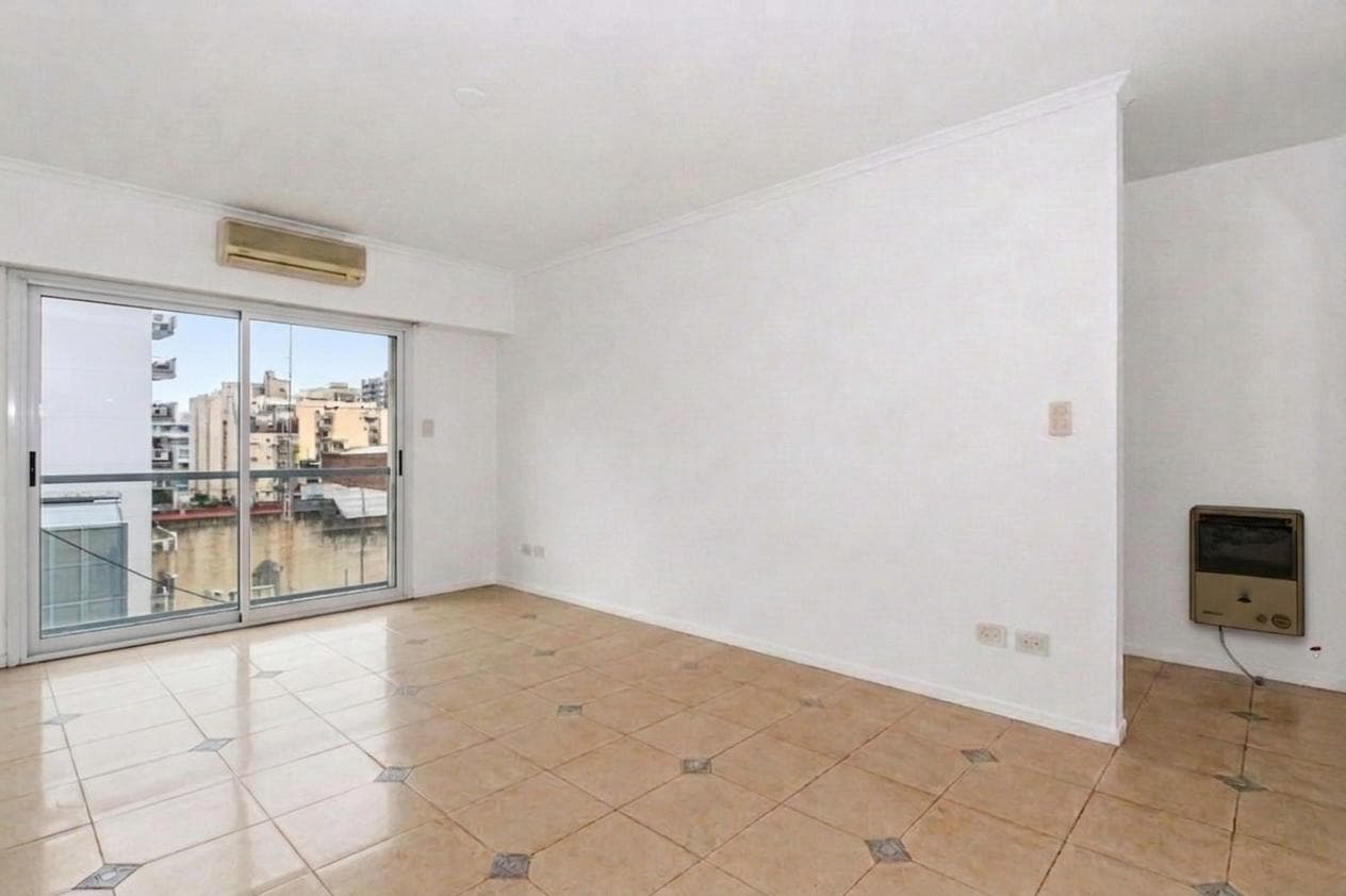 For Sale: 3-Room Apartment in Villa Crespo—Very Bright—Suitable for Professionals