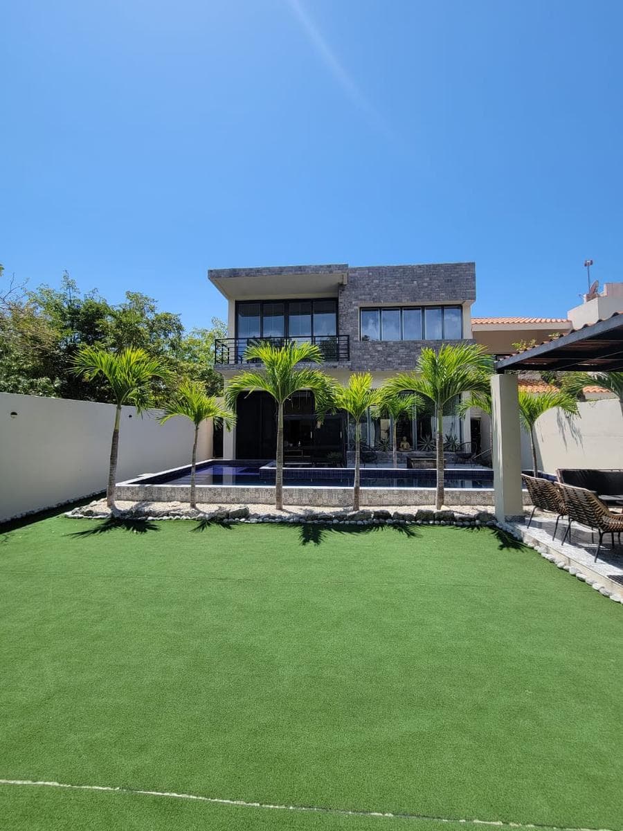 4-Bedroom House for Sale in Puerto Aventuras with Solar Panels and Smart Design