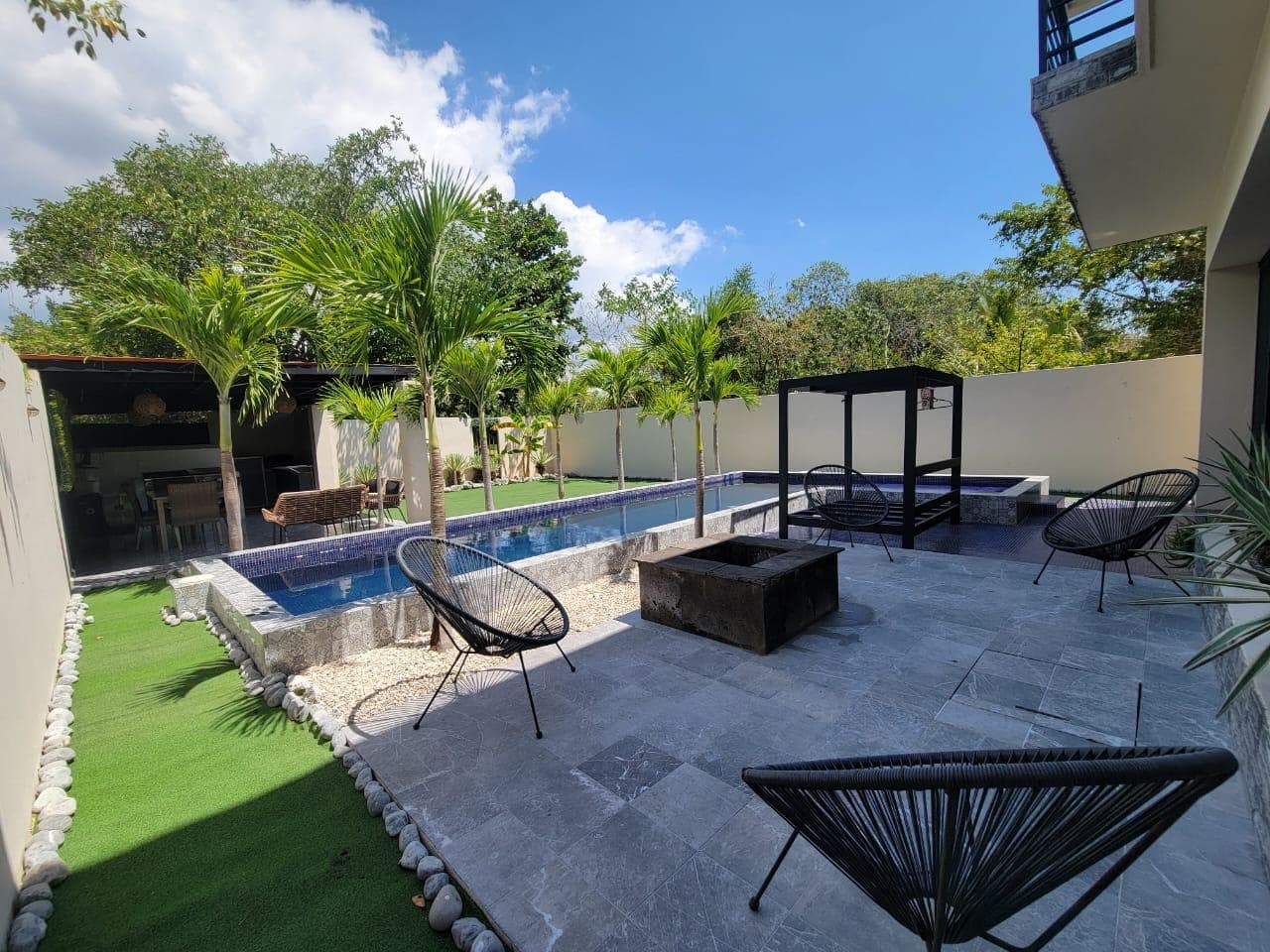 4-Bedroom House for Sale in Puerto Aventuras with Solar Panels and Smart Design