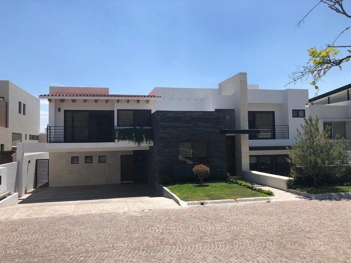 Casa en Renta, Juriquilla, 4 Recámaras