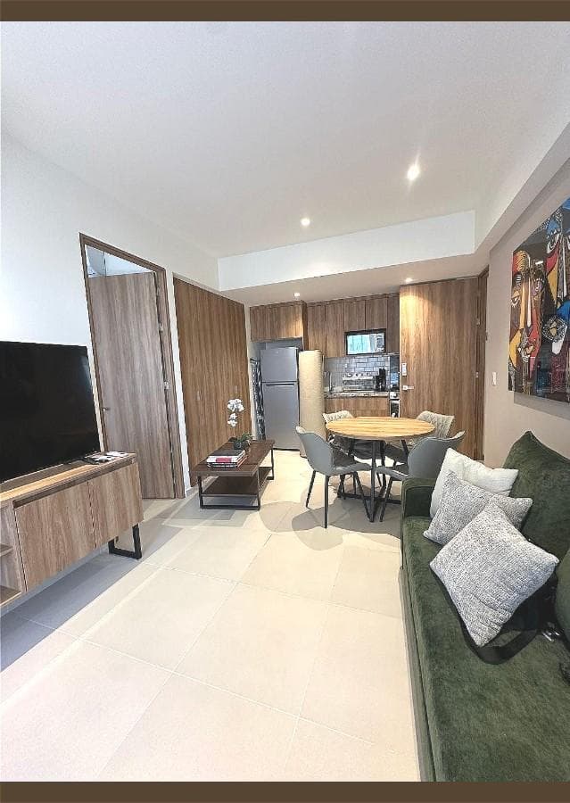 Departamento en Planta Baja con 1 Recámara mas Estudio, Estacionamiento, en Zona del Country