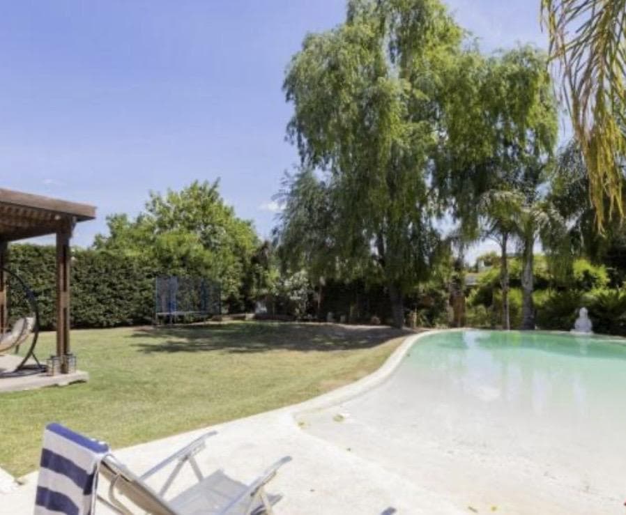 FURNISHED 4-ROOM HOUSE FOR RENT IN THE EL CENTAURO NEIGHBORHOOD, CANNING