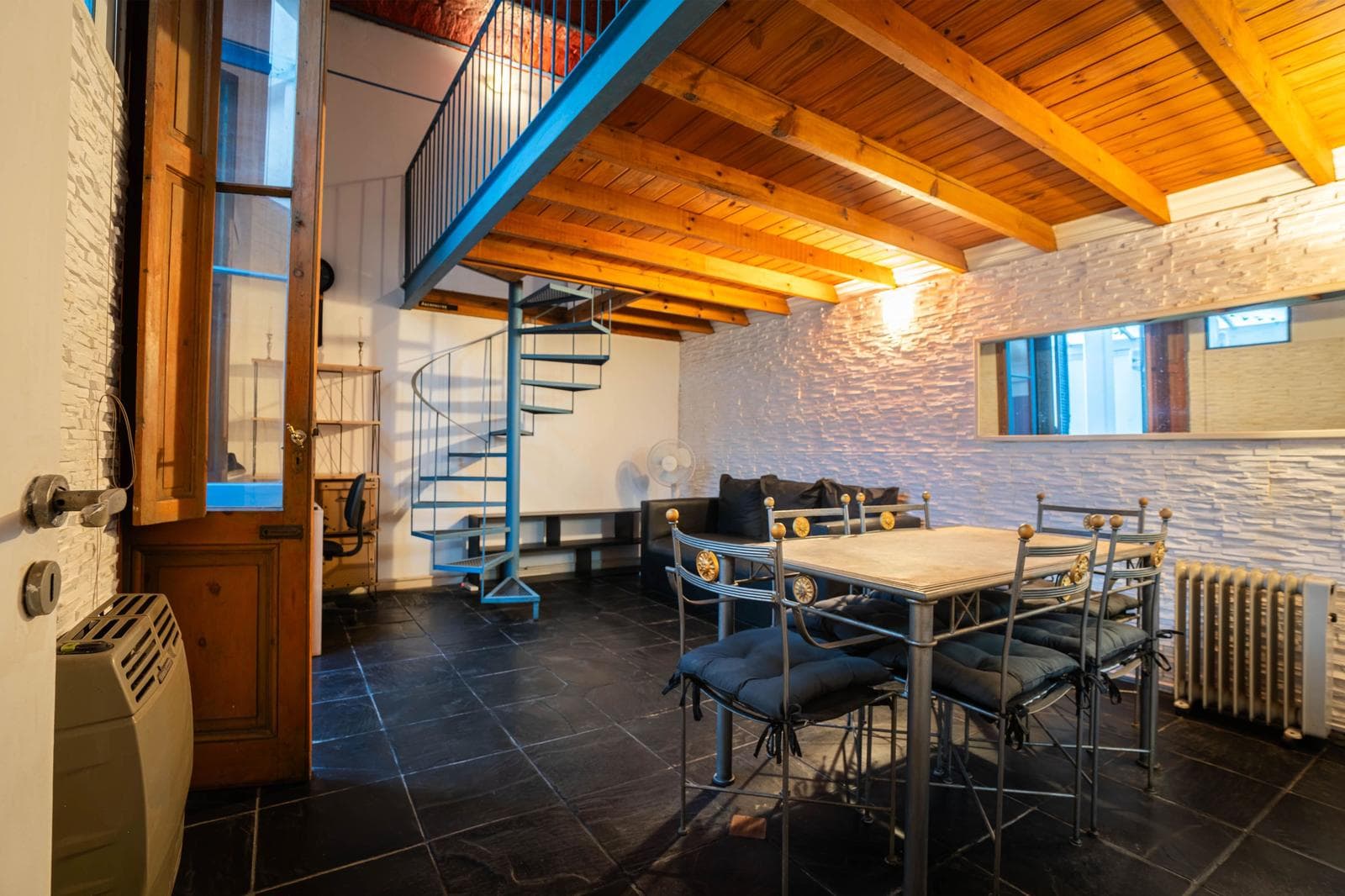 Furnished duplex for short-term rent in Colegiales