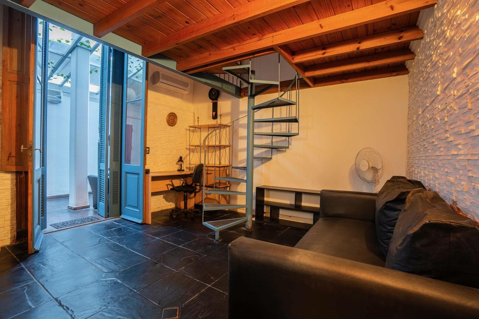 Furnished duplex for short-term rent in Colegiales