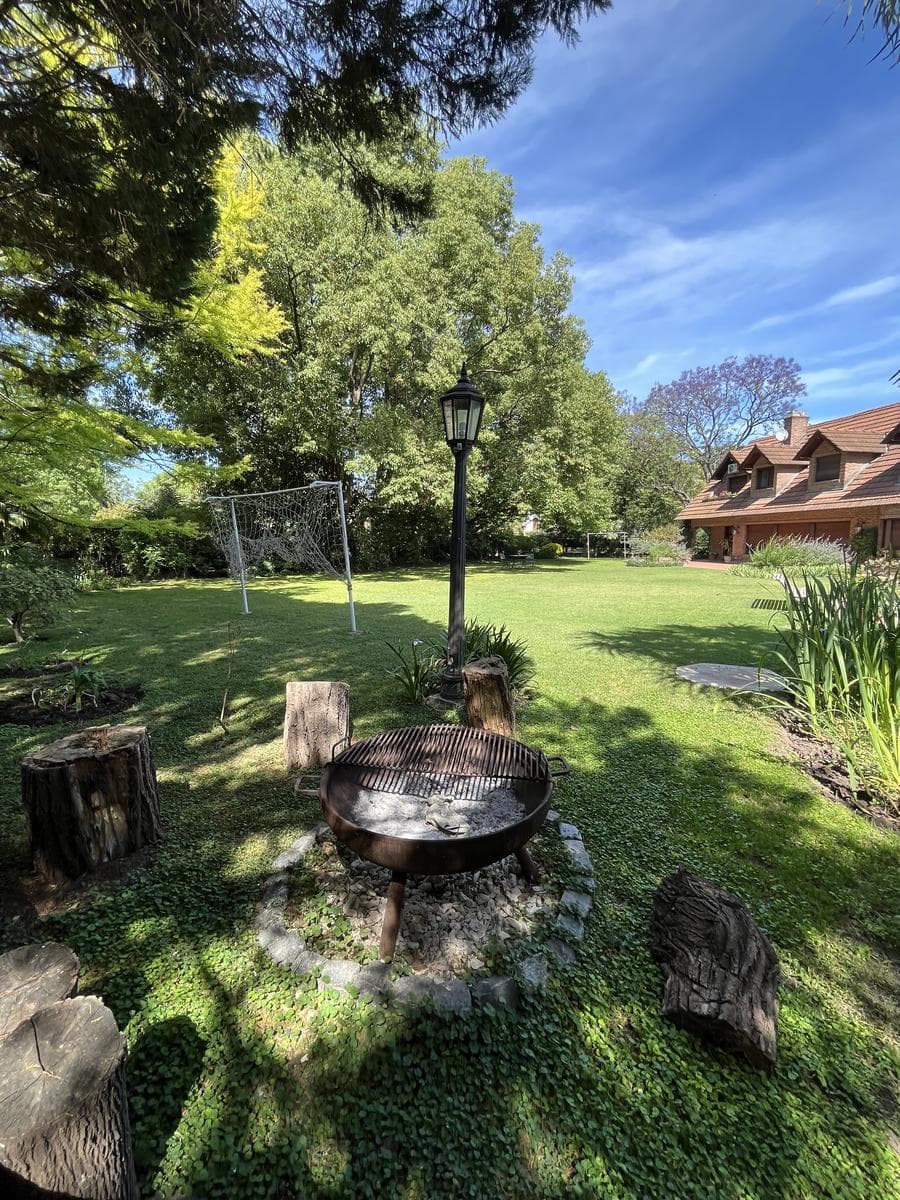 5-Bedroom Villa for Sale in Don Torcuato