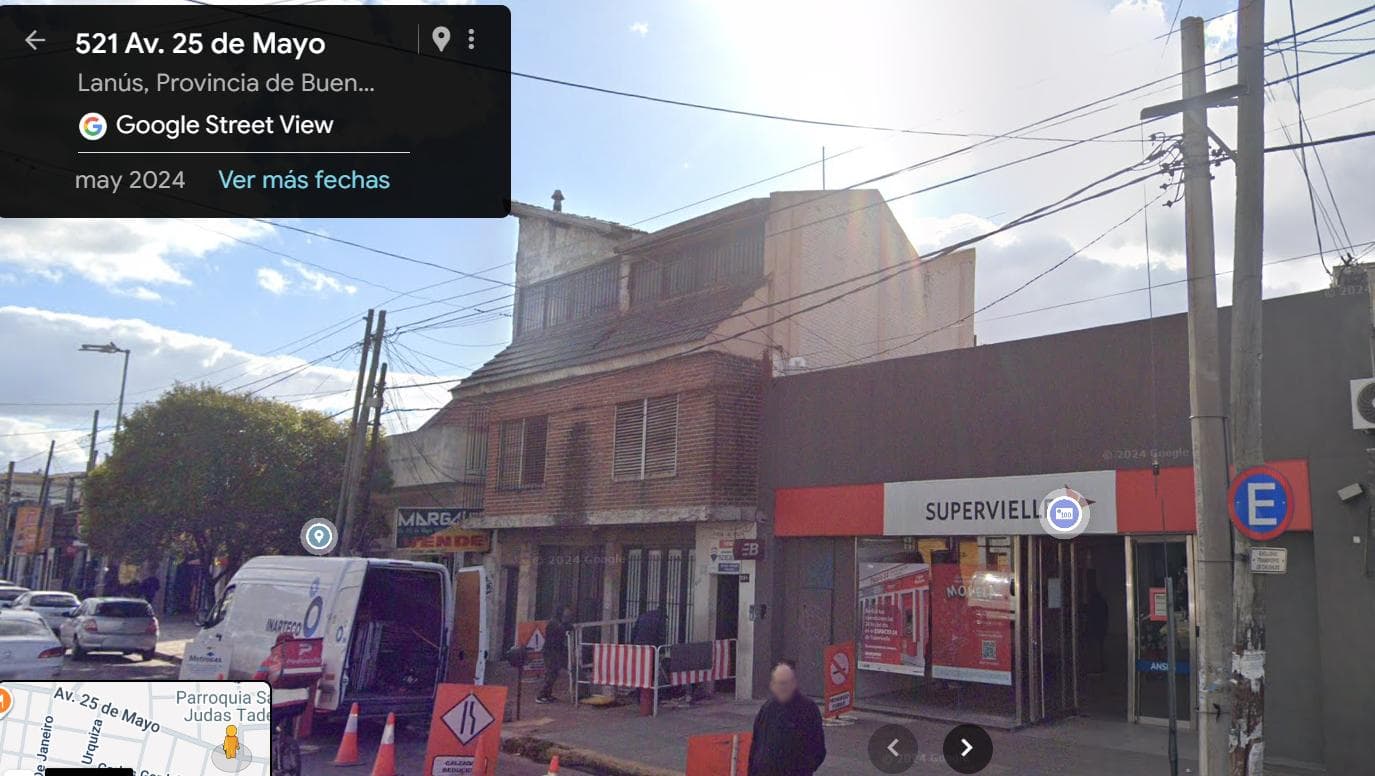 200-square-meter, two-story apartment for sale, in need of renovation; can be divided into two or four units