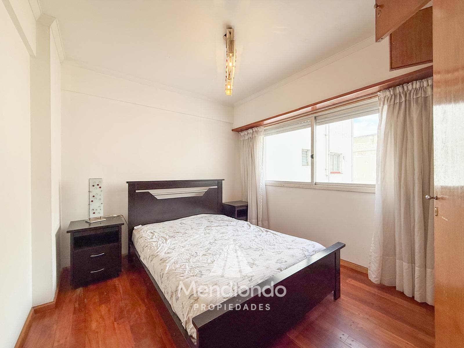 2-bedroom apartment on the 6th floor, facing the street, with a VIEW OF THE OCEAN and Plaza España. La Perla.