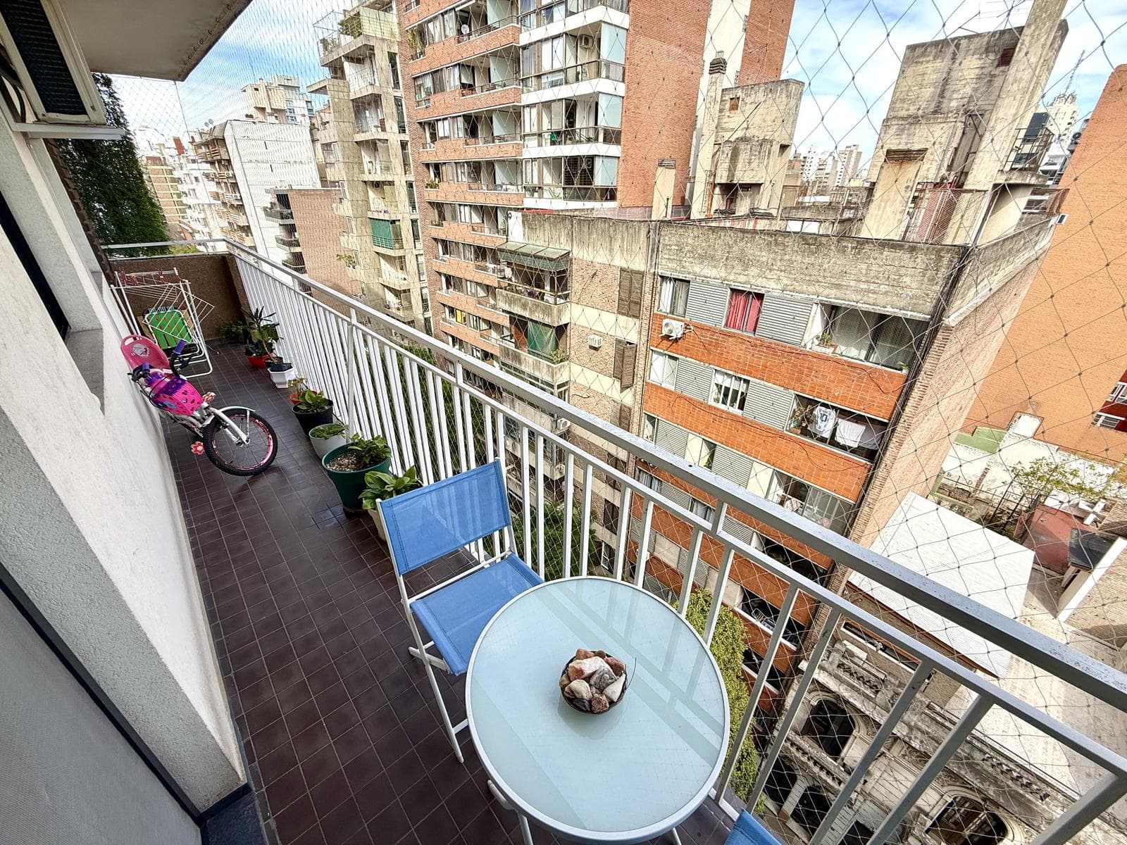 2-Bedroom Apartment with Garage in Downtown Rio