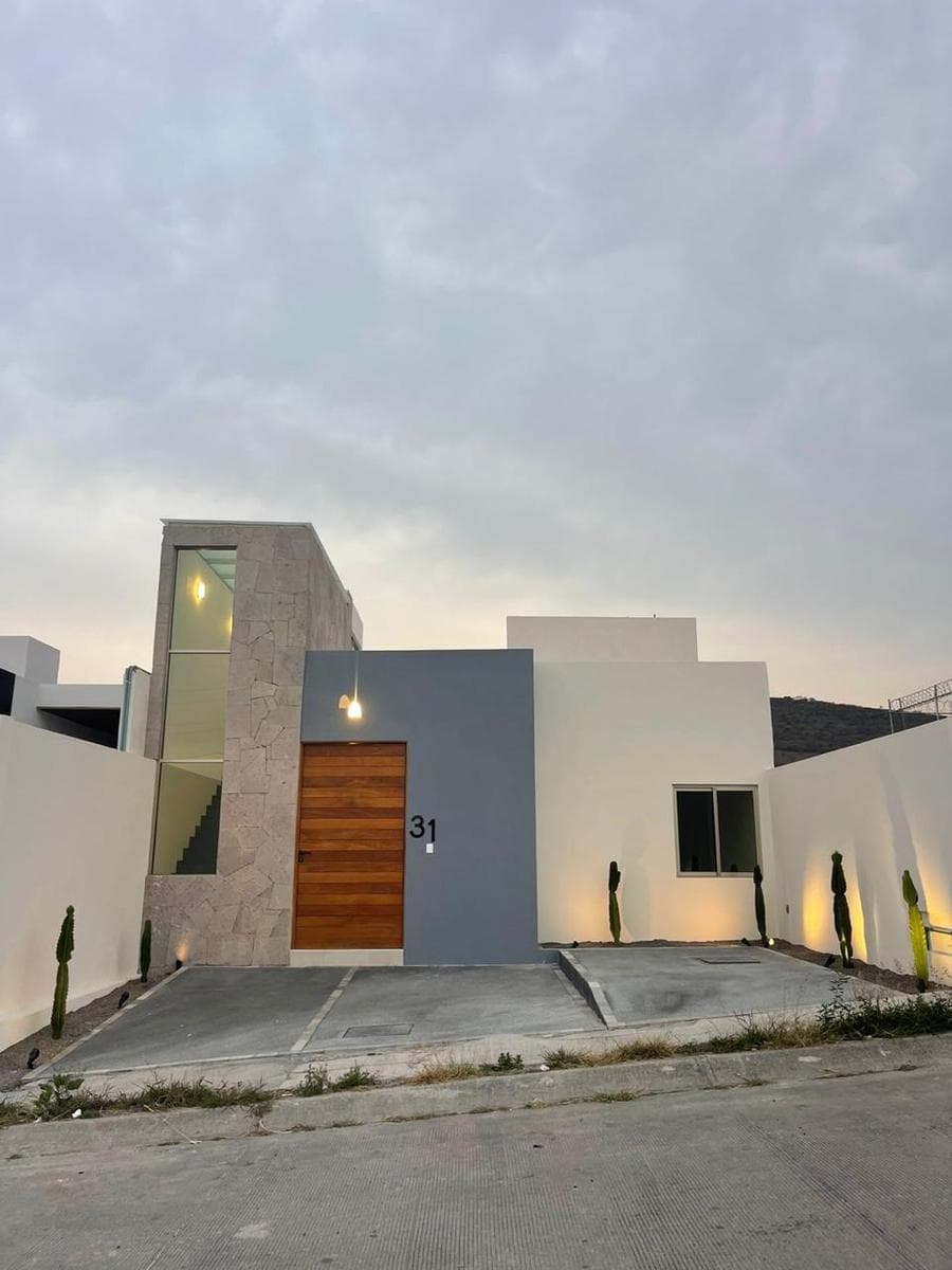 House for Sale in Colinas Del Sol