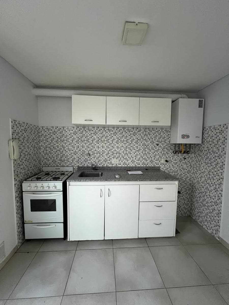 UPSCALE DUPLEX IN A COMPLEX WITH AN EXCELLENT LOCATION IN NQN
