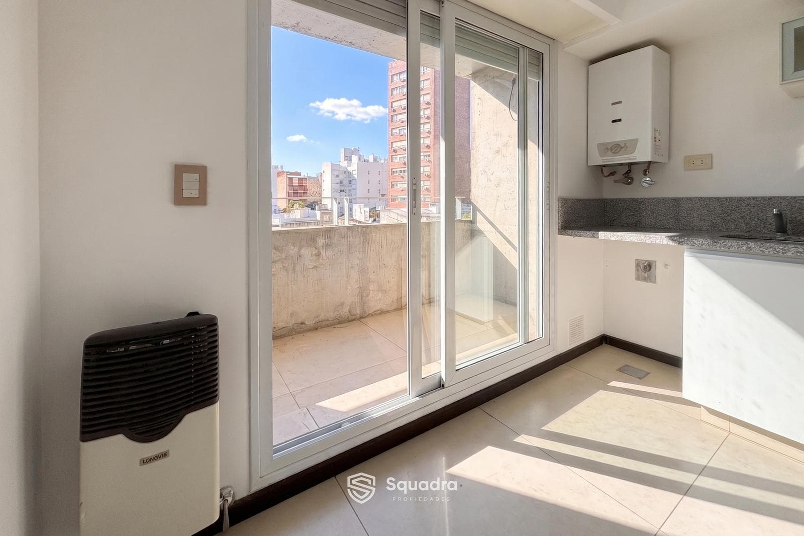 FOR SALE - Studio apartment with a balcony and amenities - Lourdes, Rosario.