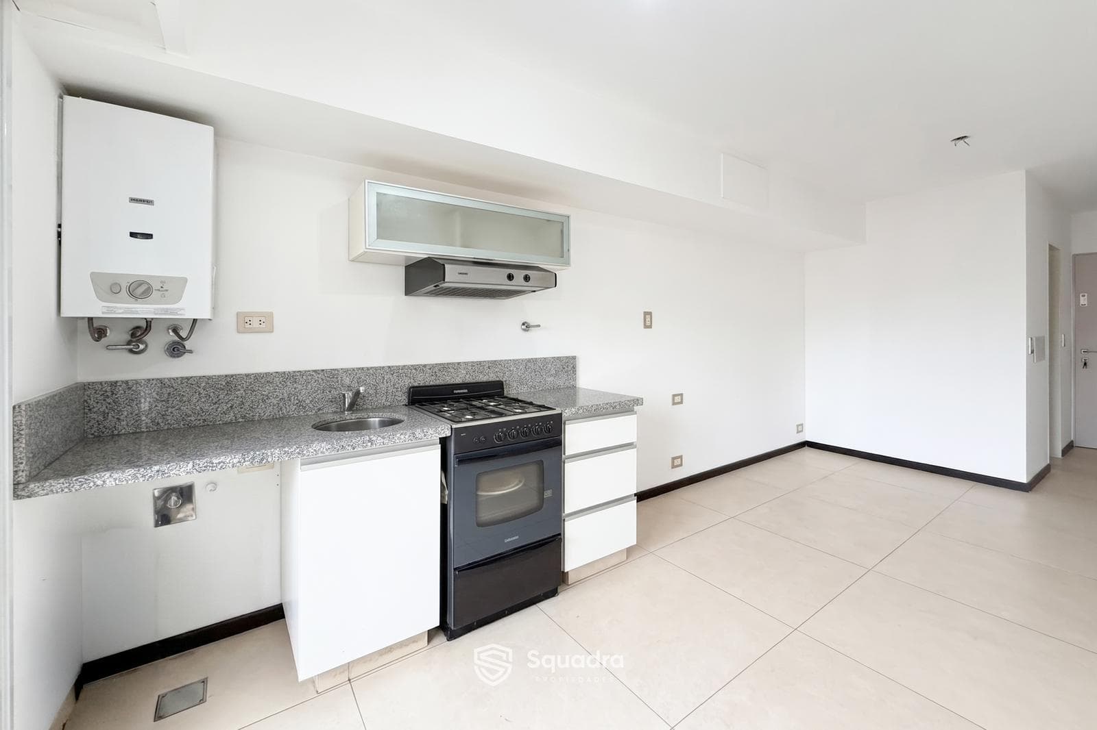 FOR SALE - Studio apartment with a balcony and amenities - Lourdes, Rosario.