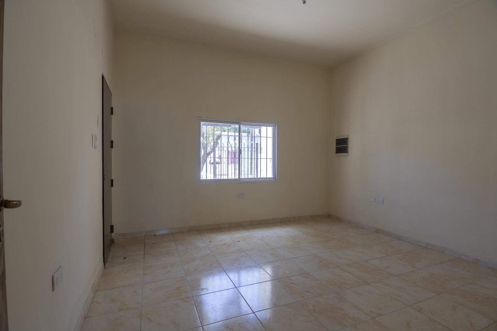 HOUSE FOR SALE IN LAS FLORES, 2 BEDROOMS