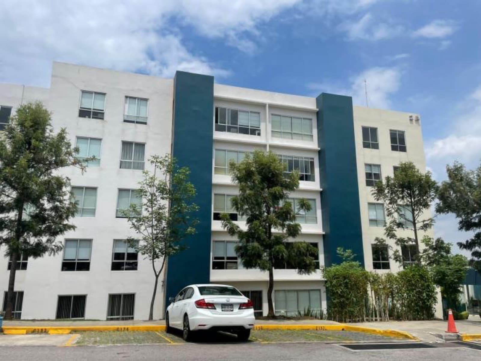 Apartment - Esmeralda Area