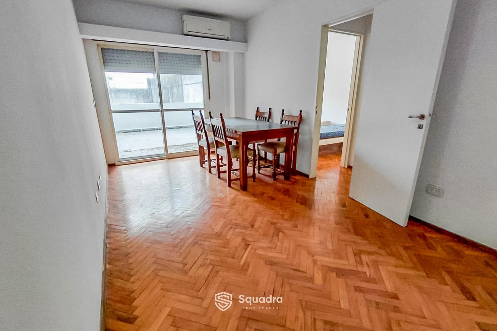 FOR RENT - 1-bedroom furnished apartment with a balcony - Microcentro, Rosario.