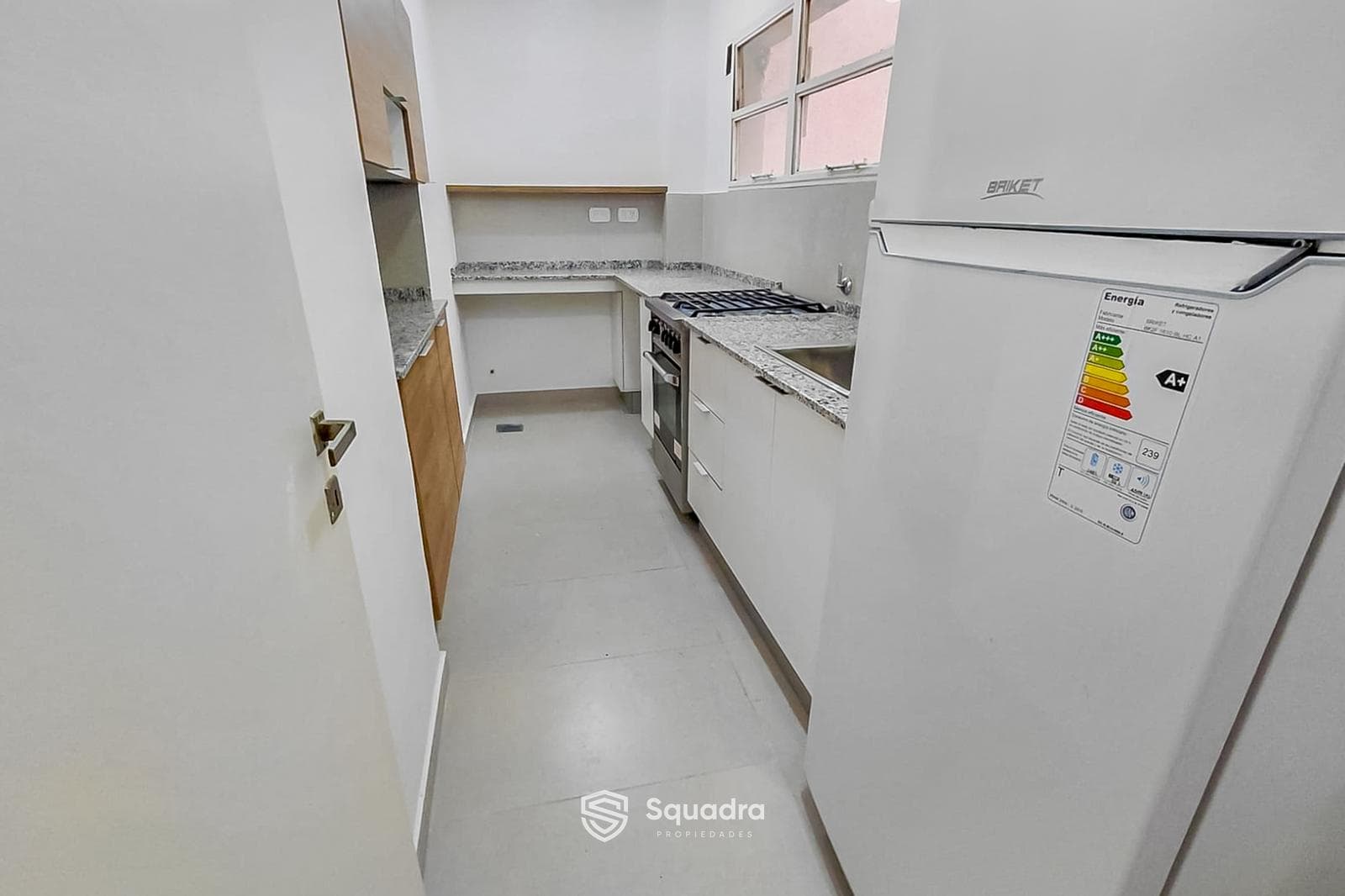 FOR RENT - 1-bedroom furnished apartment with a balcony - Microcentro, Rosario.