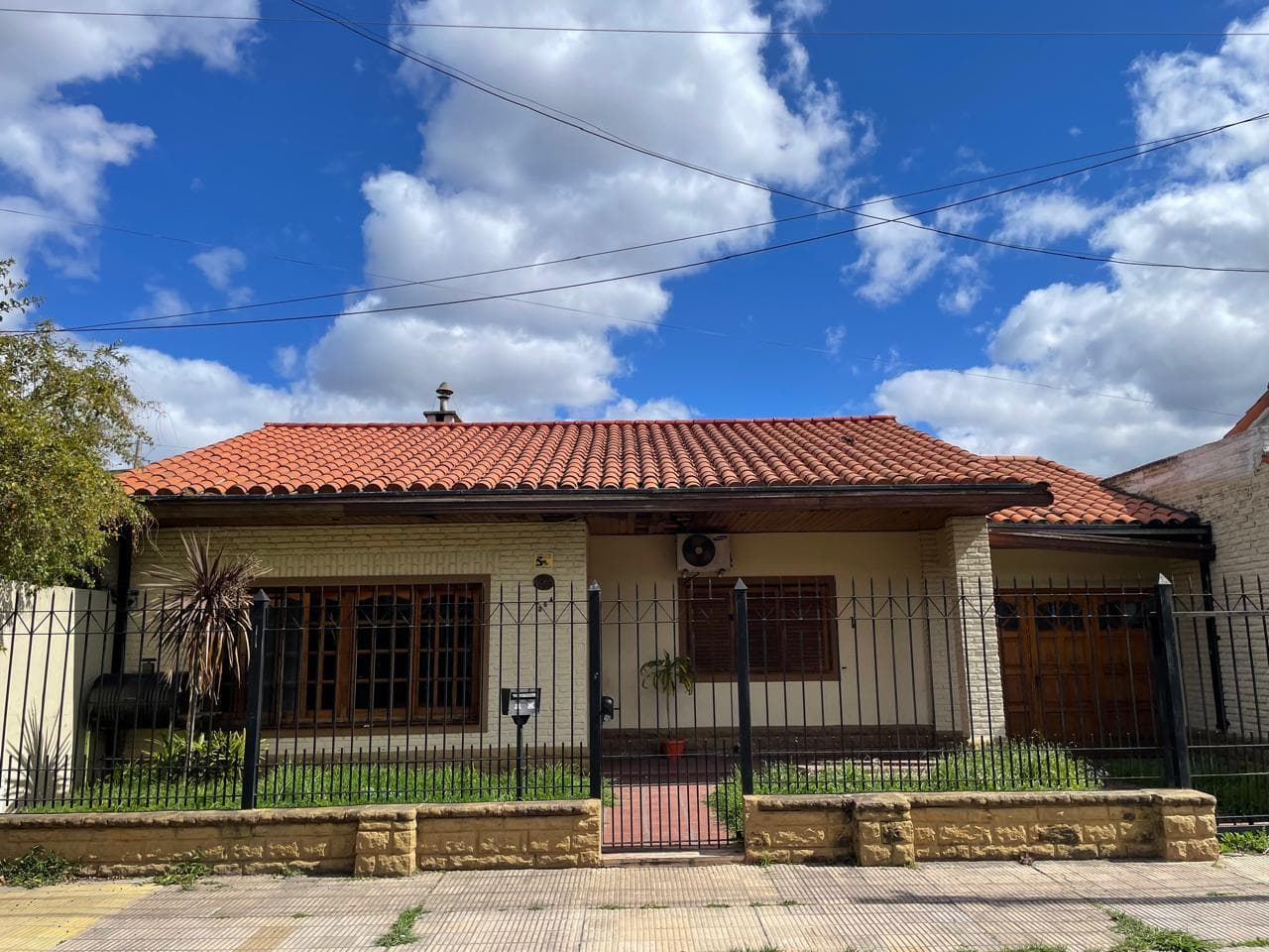 4-ROOM VILLA FOR SALE IN WILDE—GREAT OPPORTUNITY, QUALIFIES FOR A LOAN
