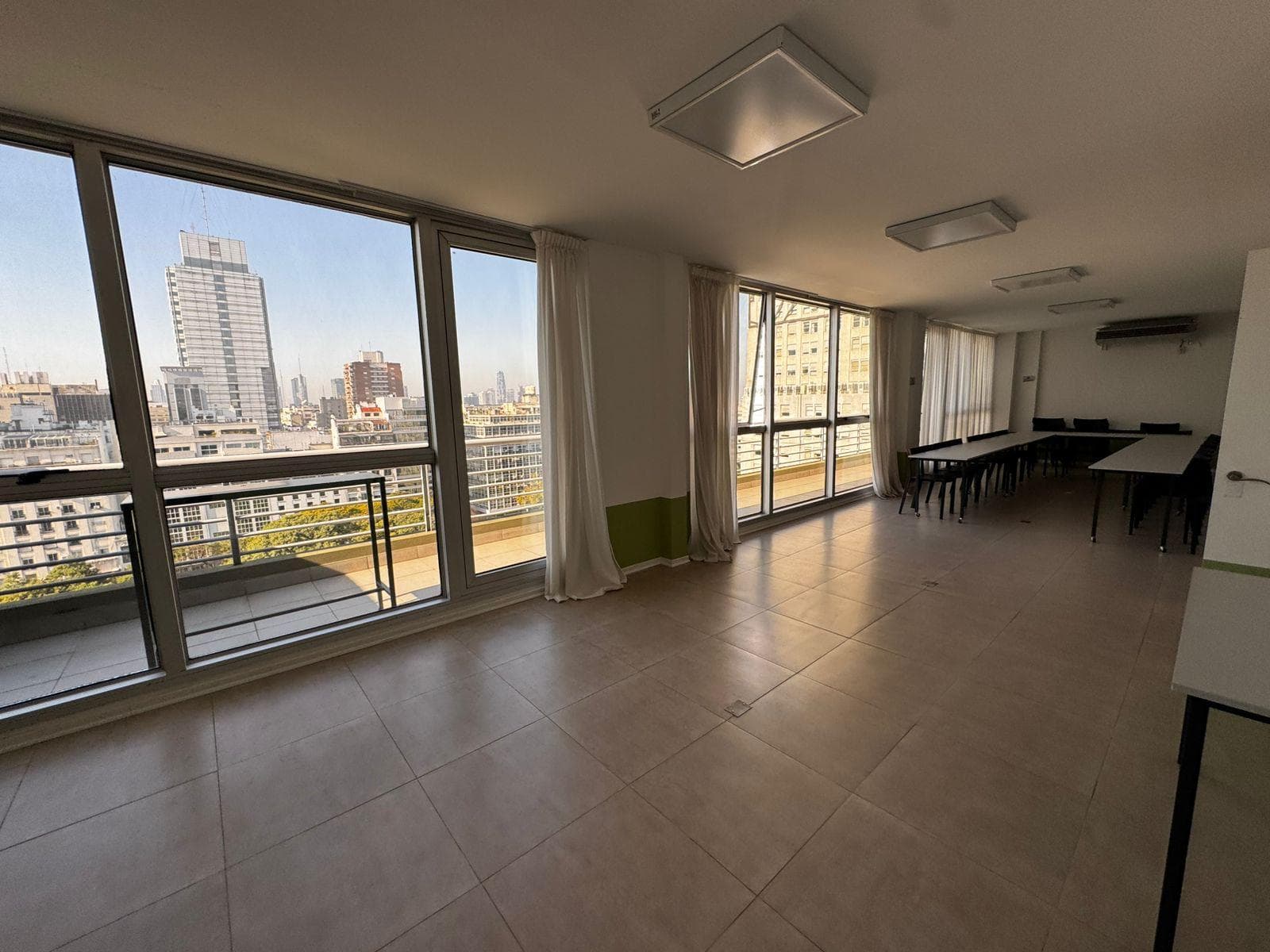 OFFICE FOR RENT: 130 m² | MONSERRAT