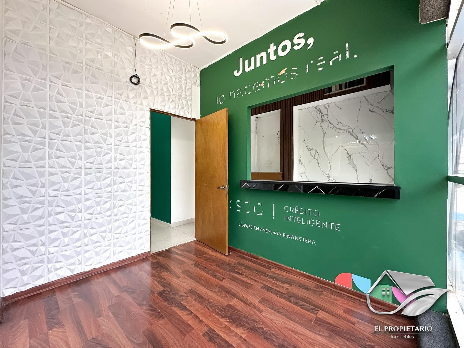 120 square meters of OFFICE SPACE FOR RENT on Lázaro Cárdenas Avenue // Southern Monterrey