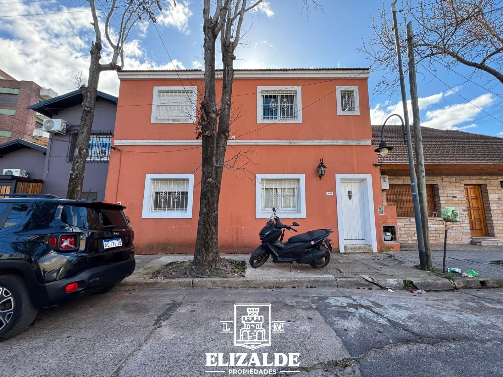 Alfredo Palacios and Av. Peron - 4-bedroom house with a large yard - For Sale - Victoria