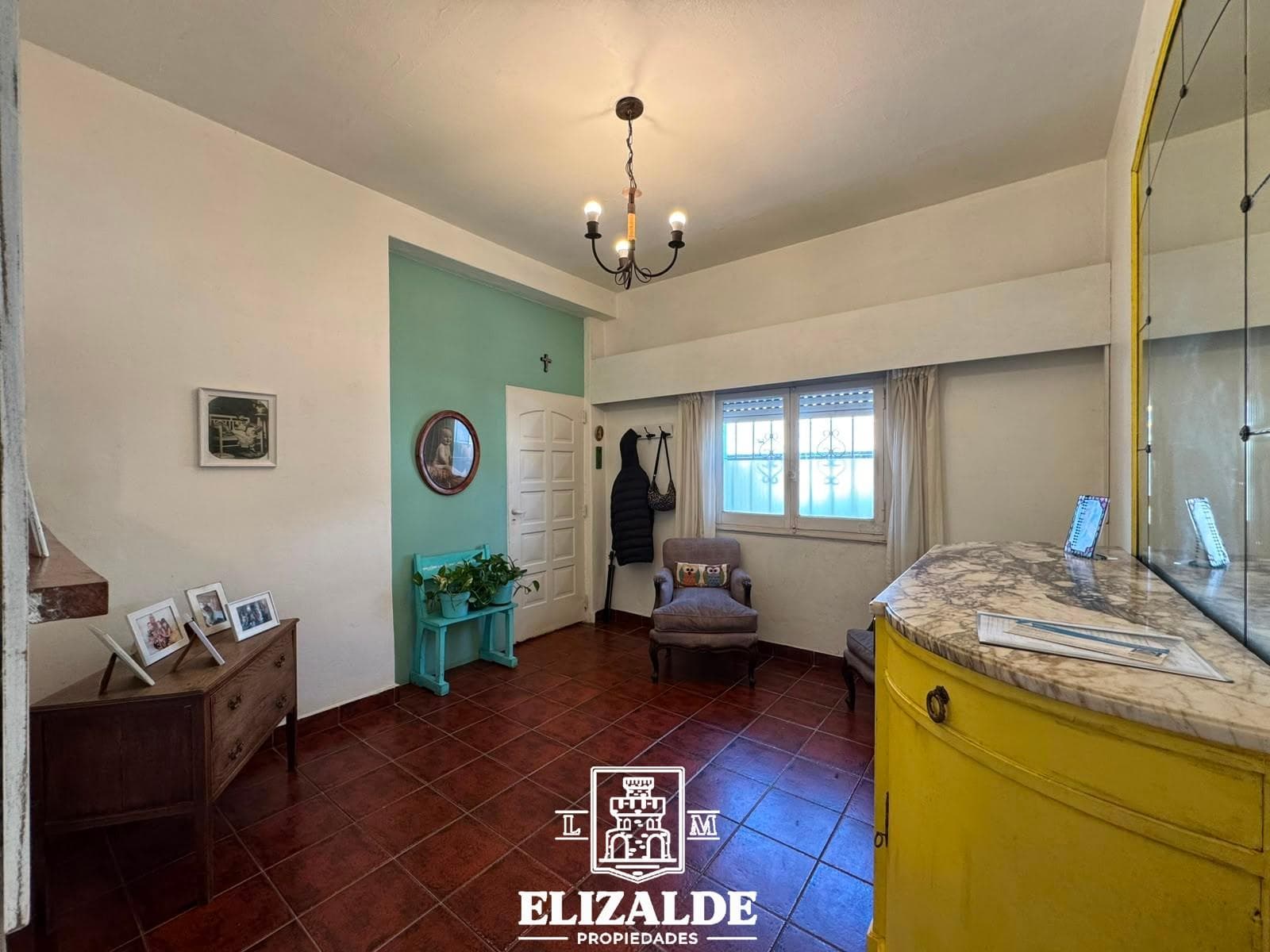Alfredo Palacios and Av. Peron - 4-bedroom house with a large yard - For Sale - Victoria