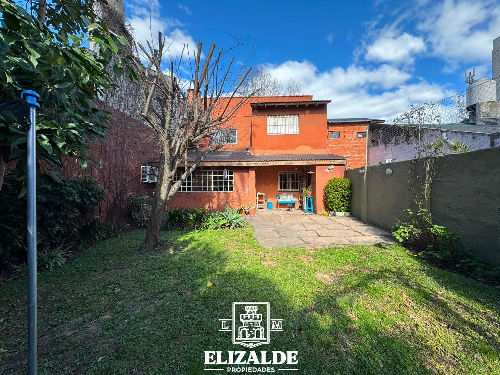Alfredo Palacios and Av. Peron - 4-bedroom house with a large yard - For Sale - Victoria