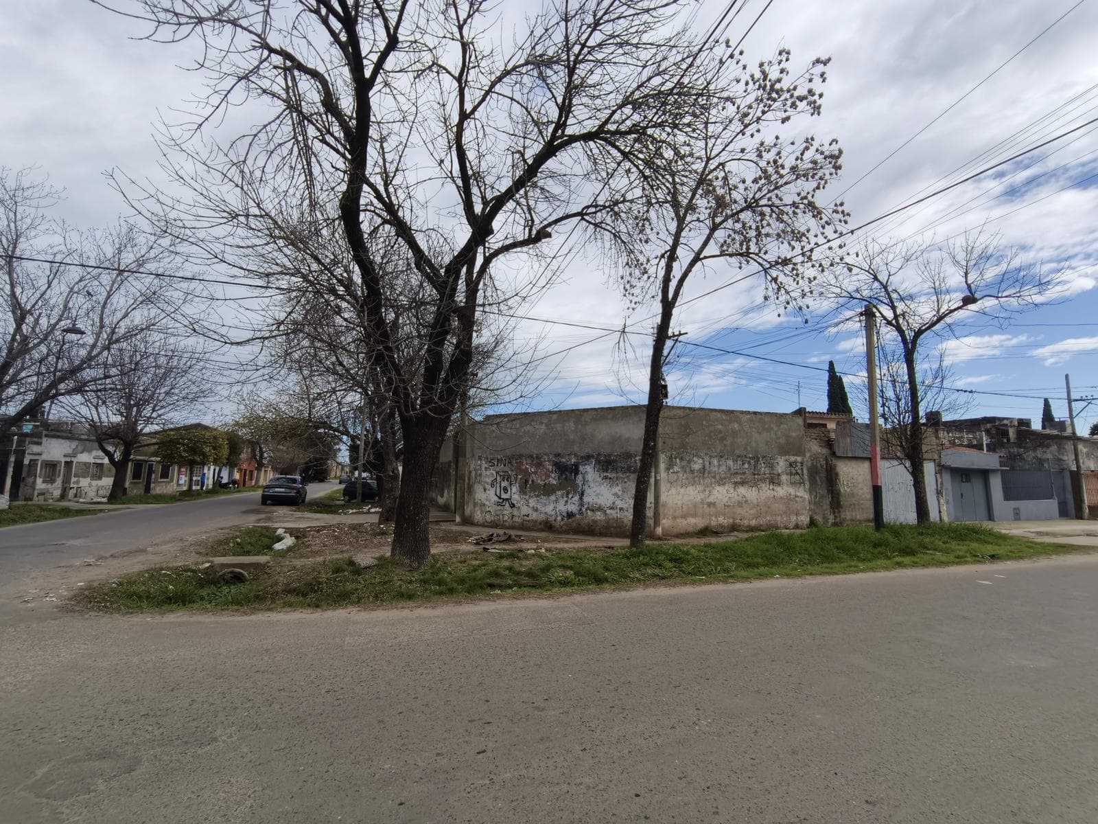 FOR SALE: CORNER WAREHOUSE WITH TWO ENTRANCES