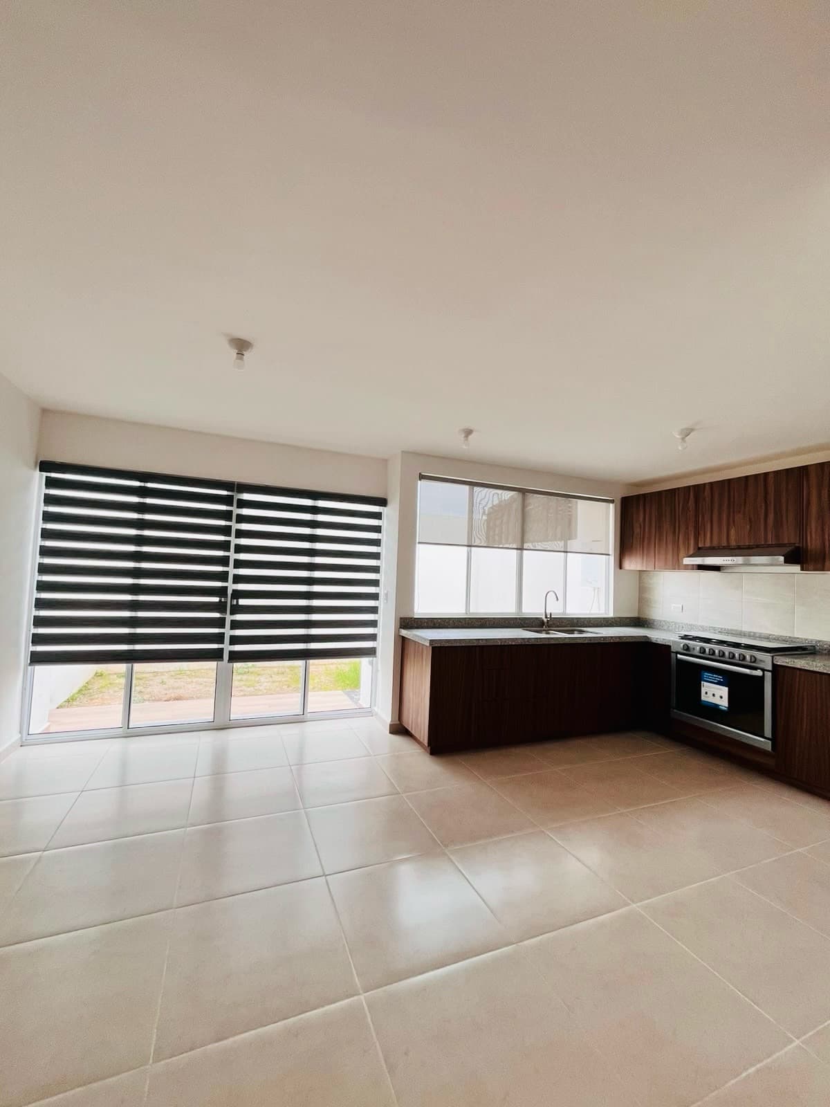 New House for Rent - Rancho Santa Monica - Caranday