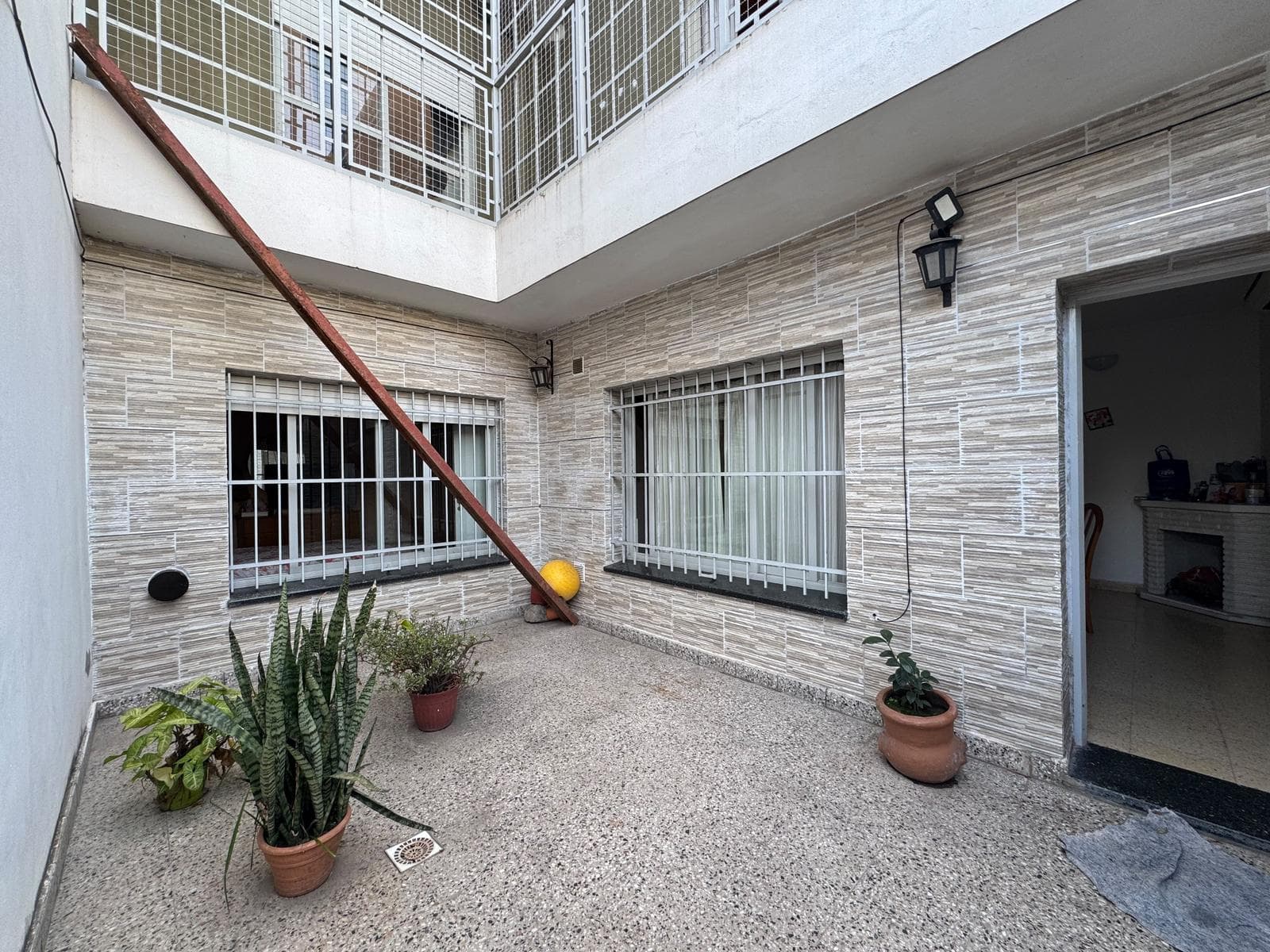 FOR SALE: SINGLE-HALL HOUSE, 4 BEDROOMS, NOT A CONDOMINIUM, AT 500 IVANOWSKI STREET, LAS HERAS NEIGHBORHOOD