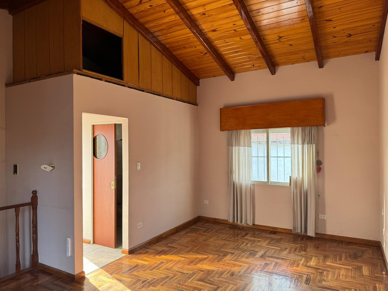 FOR SALE: SINGLE-HALL HOUSE, 4 BEDROOMS, NOT A CONDOMINIUM, AT 500 IVANOWSKI STREET, LAS HERAS NEIGHBORHOOD