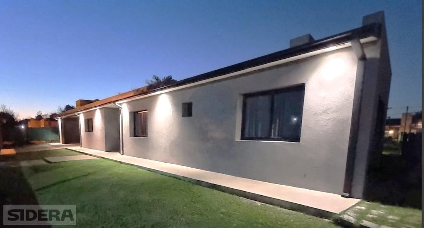 House on two lots, 2 bedrooms, excellent build quality. Roldan. Punta Chacra.