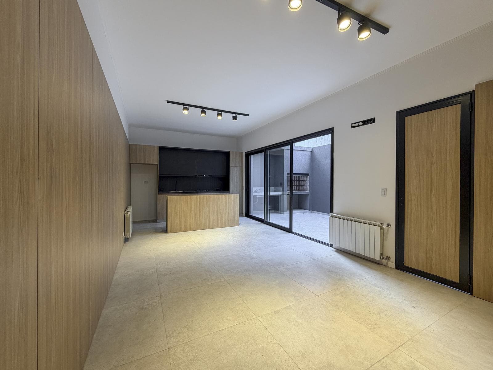 2-bedroom house with an open-concept layout, plus a home office and outdoor kitchen in Zona Río