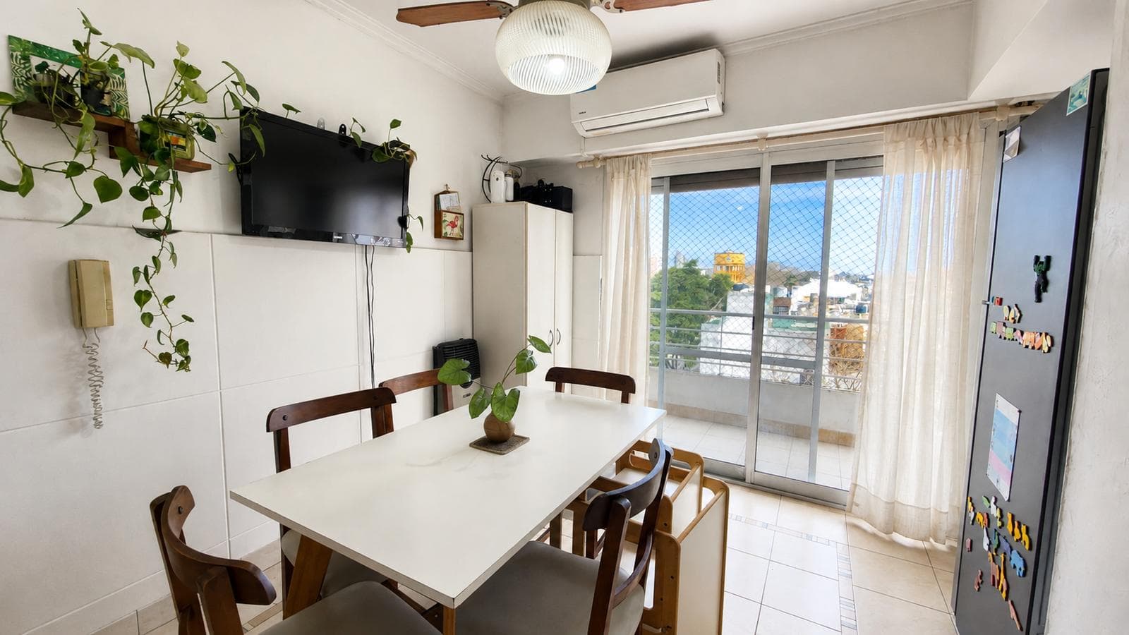 Apartment at 1900 Riobamba Street