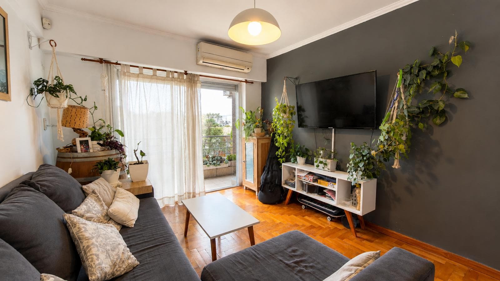 Apartment at 1900 Riobamba Street