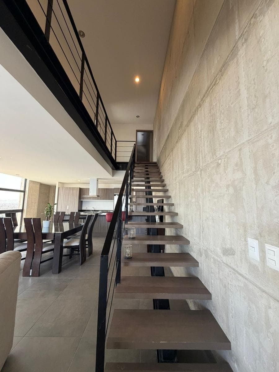 PENTHOUSES FOR SALE AS AN INVESTMENT PROPERTY WITH A TENANT 236 MTS.
