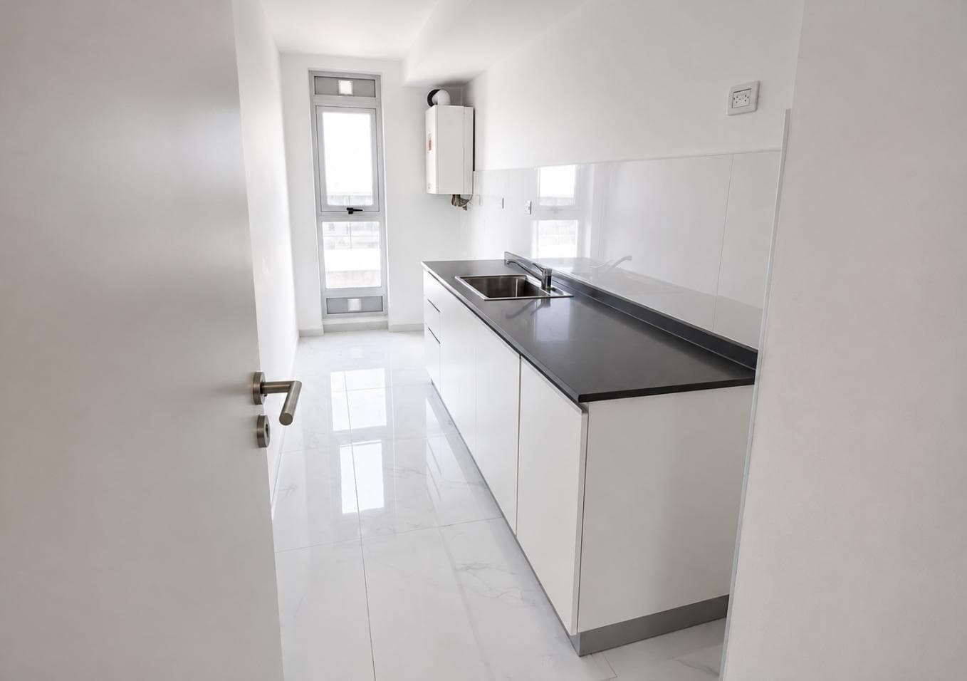 Two-bedroom apartment in the Diva de Gama gated community