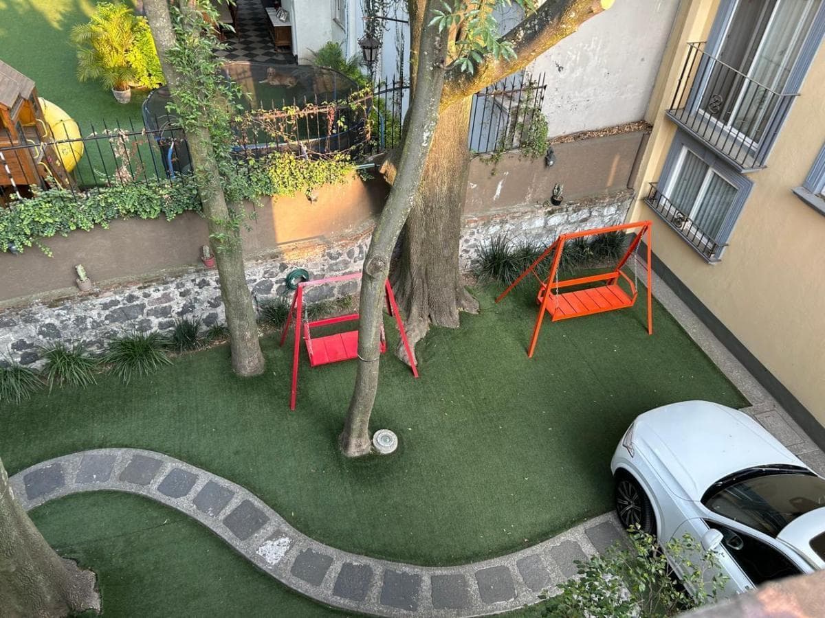 Condominium for Sale with a Roof Garden in Villa Coyoacán, Coyoacán—3 Bedrooms