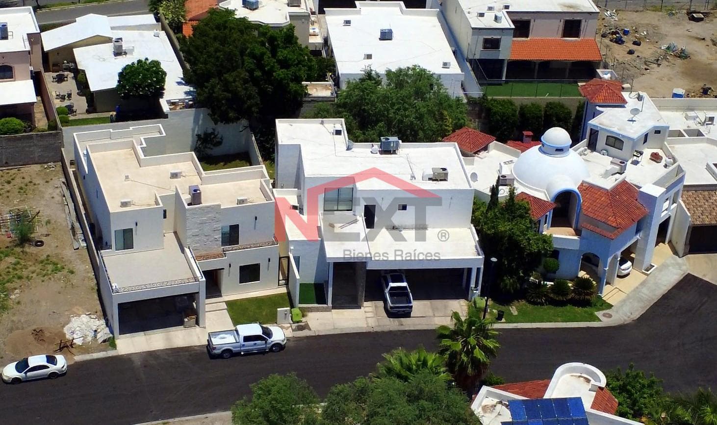 HOUSE FOR SALE IN LORETO RESIDENCIAL