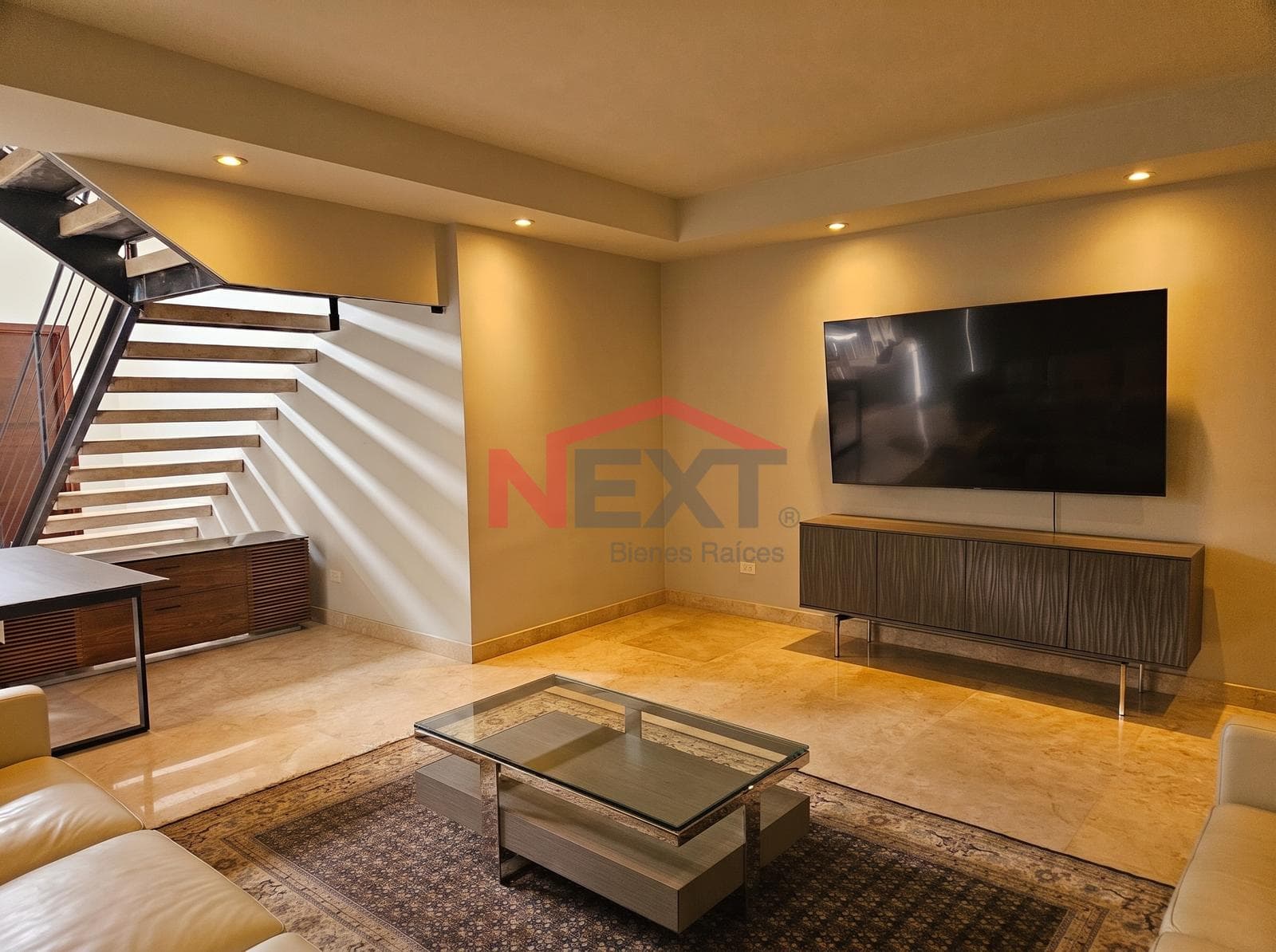 HOUSE FOR SALE IN LORETO RESIDENCIAL