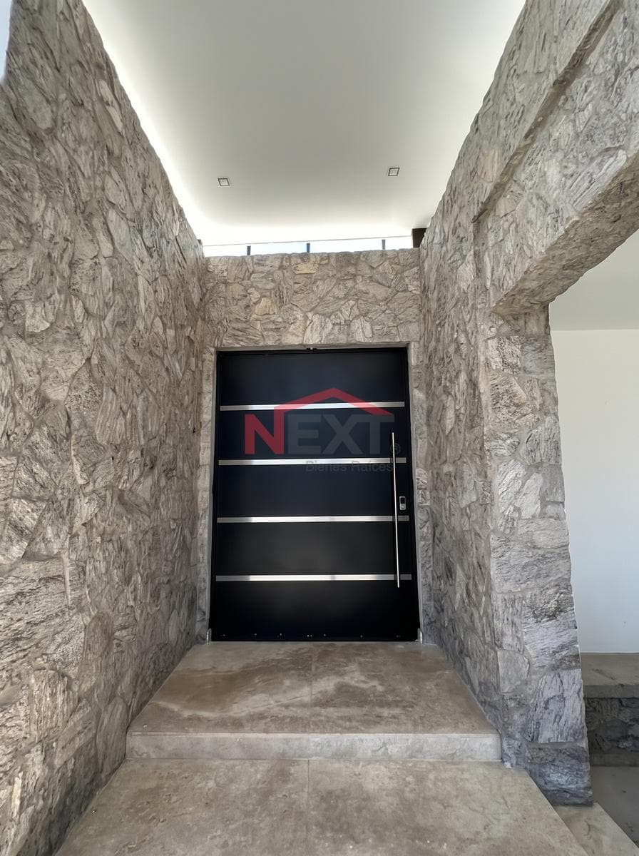 HOUSE FOR SALE IN LORETO RESIDENCIAL