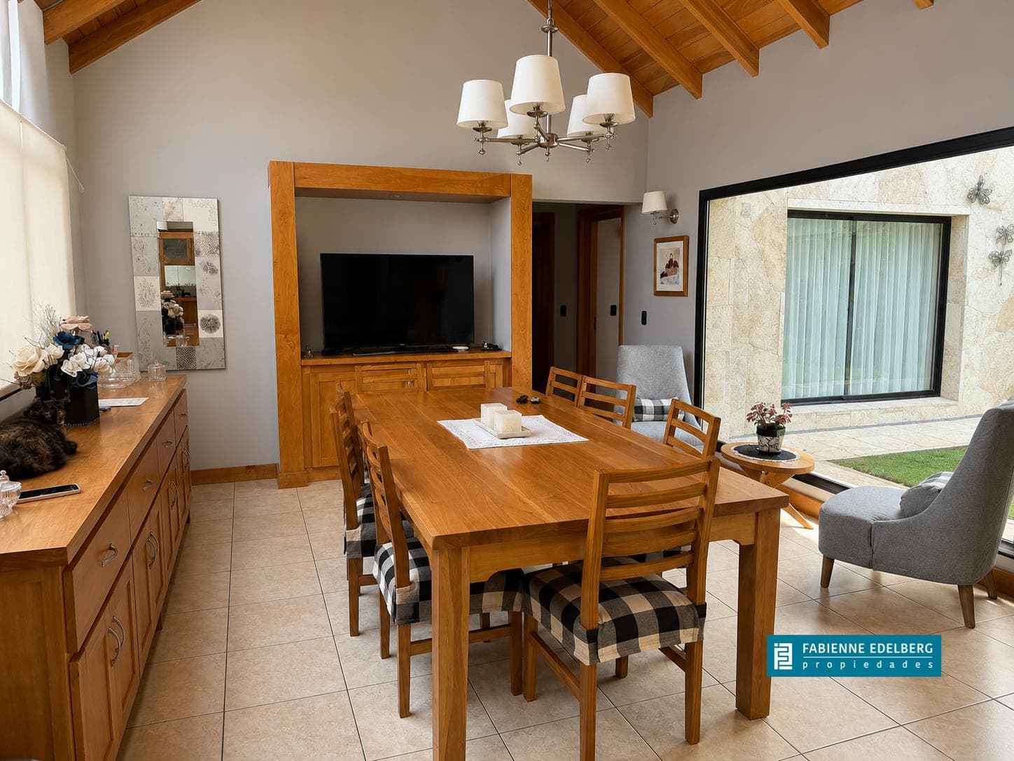 PREMIUM House in Downtown Brown at the corner of Coronel Diaz, San Martín de los Andes