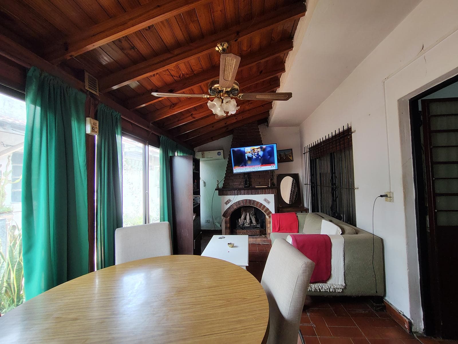 Multi-family home for sale in Garín, La Madrugada, 7 rooms with a yard and barbecue area